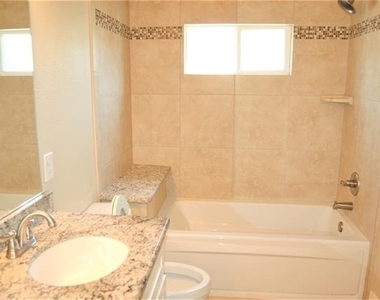 213 Lily Lane - Photo Thumbnail 17