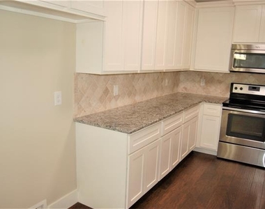 213 Lily Lane - Photo Thumbnail 14