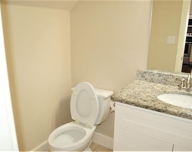 213 Lily Lane - Photo Thumbnail 23
