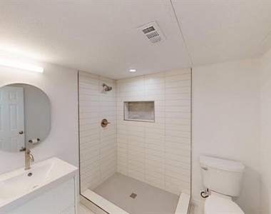 6000 Auburndale Avenue - Photo Thumbnail 10
