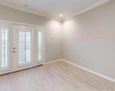 6000 Auburndale Avenue - Photo Thumbnail 4