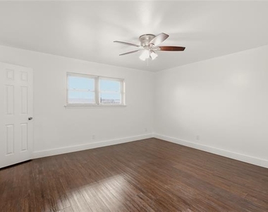 7937 Royal Lane - Photo Thumbnail 5
