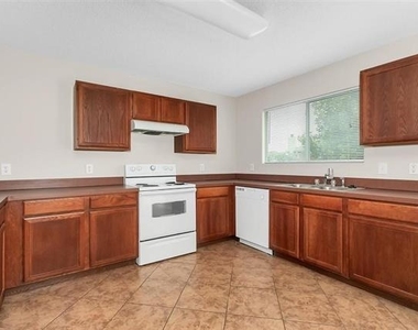 2152 Laughlin Road - Photo Thumbnail 6