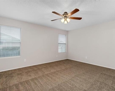 2152 Laughlin Road - Photo Thumbnail 12