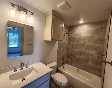 211 Trinity Street - Photo Thumbnail 12