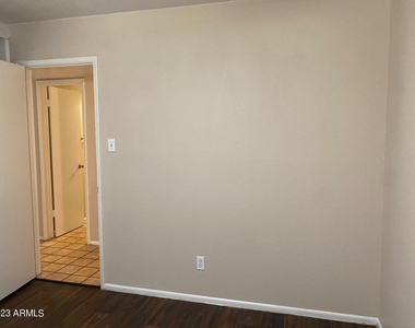 4251 W Keim Drive - Photo Thumbnail 17