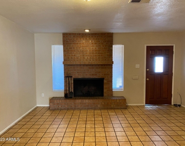 4251 W Keim Drive - Photo Thumbnail 5