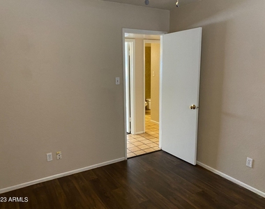 4251 W Keim Drive - Photo Thumbnail 14