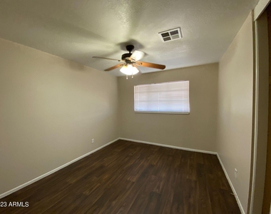 4251 W Keim Drive - Photo Thumbnail 16