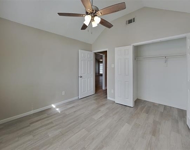 121 Princeton Circle - Photo Thumbnail 11