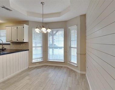 121 Princeton Circle - Photo Thumbnail 5