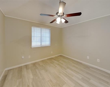 121 Princeton Circle - Photo Thumbnail 13
