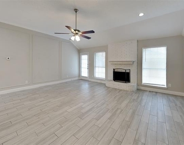 121 Princeton Circle - Photo Thumbnail 2