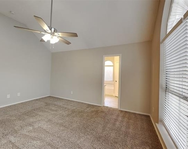 121 Princeton Circle - Photo Thumbnail 7