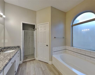 121 Princeton Circle - Photo Thumbnail 9