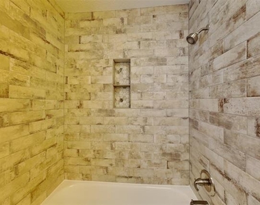 121 Princeton Circle - Photo Thumbnail 15