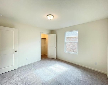 1702 Chapel Hill Lane - Photo Thumbnail 13