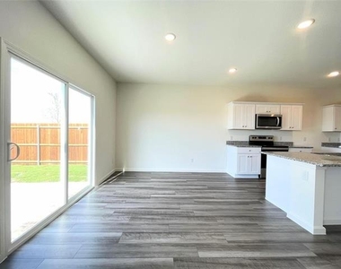1702 Chapel Hill Lane - Photo Thumbnail 8