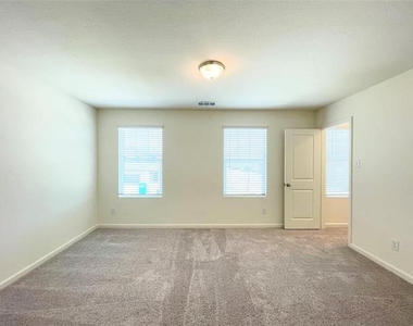1702 Chapel Hill Lane - Photo Thumbnail 12