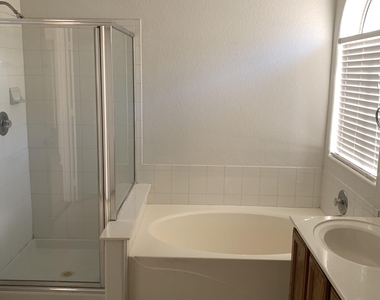 18207 N 5th Avenue - Photo Thumbnail 15