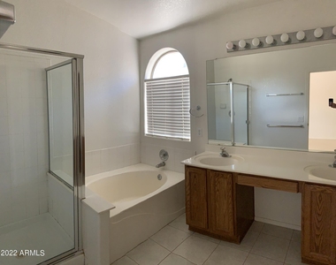 18207 N 5th Avenue - Photo Thumbnail 14