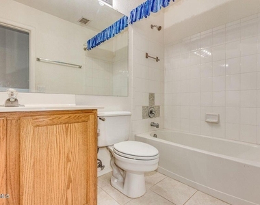 18207 N 5th Avenue - Photo Thumbnail 18