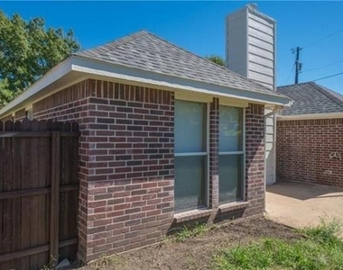 1512 Manitoba Lane - Photo Thumbnail 16