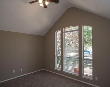 1512 Manitoba Lane - Photo Thumbnail 9