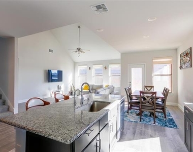 412 Christie Crossing - Photo Thumbnail 8