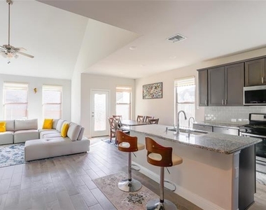 412 Christie Crossing - Photo Thumbnail 13