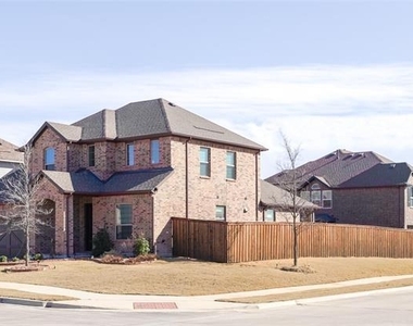 412 Christie Crossing - Photo Thumbnail 2