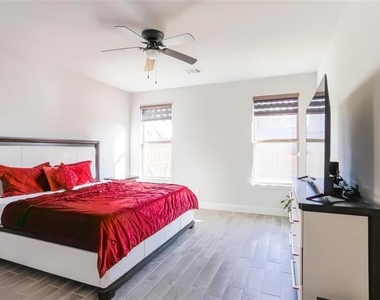 412 Christie Crossing - Photo Thumbnail 14