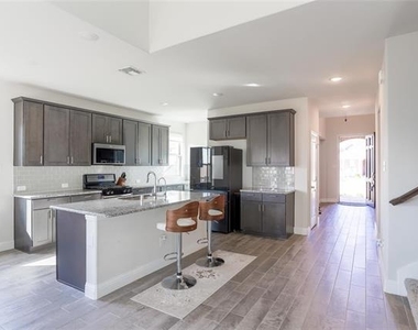 412 Christie Crossing - Photo Thumbnail 10