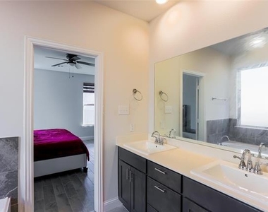 412 Christie Crossing - Photo Thumbnail 26