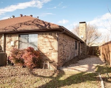 1100 Wimbledon Lane - Photo Thumbnail 18