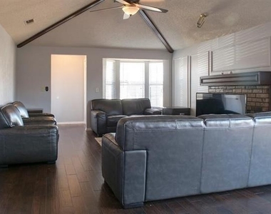 1100 Wimbledon Lane - Photo Thumbnail 9