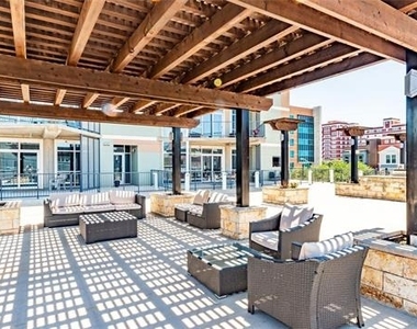 1001 Belleview Street - Photo Thumbnail 17