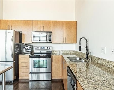 1001 Belleview Street - Photo Thumbnail 7
