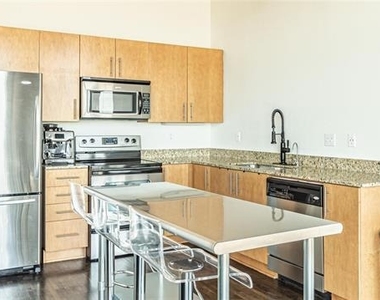 1001 Belleview Street - Photo Thumbnail 6