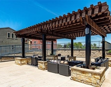 1001 Belleview Street - Photo Thumbnail 19