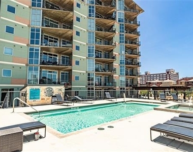 1001 Belleview Street - Photo Thumbnail 14