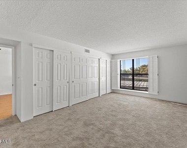 5122 N 31st Way - Photo Thumbnail 14