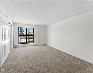 5122 N 31st Way - Photo Thumbnail 13