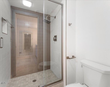 5122 N 31st Way - Photo Thumbnail 20