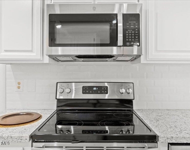 5122 N 31st Way - Photo Thumbnail 11