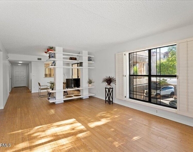 5122 N 31st Way - Photo Thumbnail 6