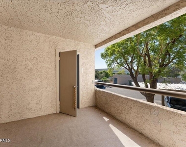 5122 N 31st Way - Photo Thumbnail 26