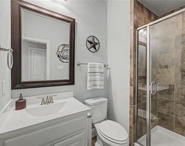 605 Fenceline Drive - Photo Thumbnail 7