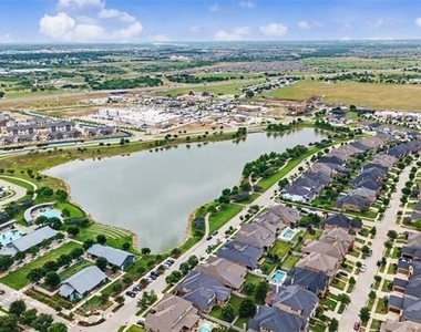 605 Fenceline Drive - Photo Thumbnail 32
