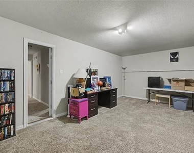 605 Fenceline Drive - Photo Thumbnail 23